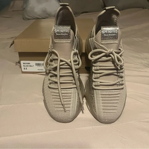 Shoes | Brand New Steve Madden Maxima Sneakers Size 85 Never  display picture 1